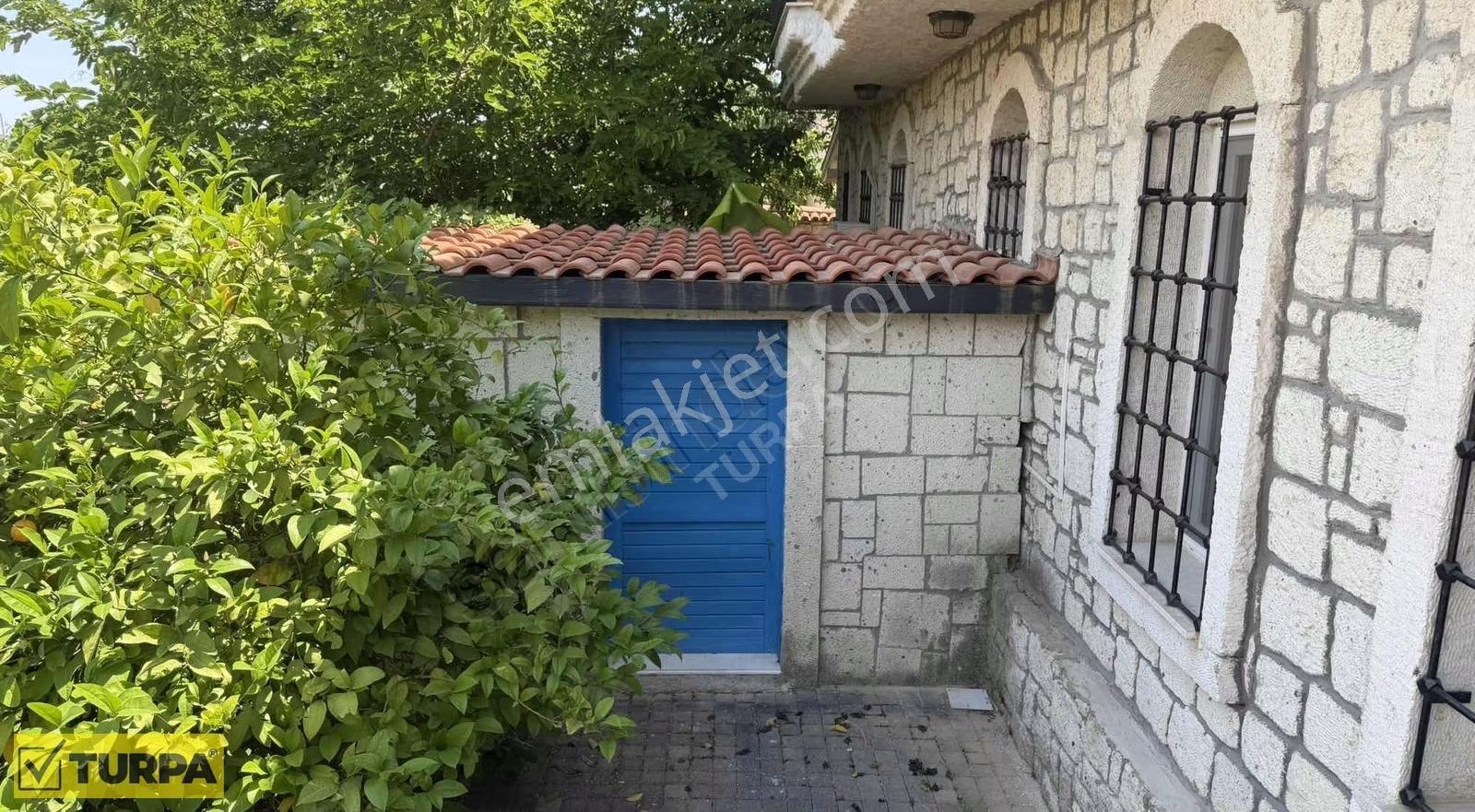Çeşme Alaçatı Mahallesi 4+1 Eşyalı Havuzlu Villa - Görsel 17