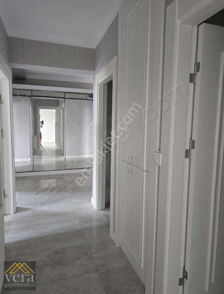 Ege Mahallesinin Gözdesi 3+1 Full Yapılı Kapalı Garajlı Kiralık - Görsel 16