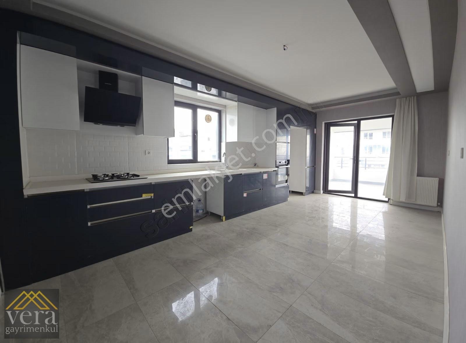 Ege Mahallesinin Gözdesi 3+1 Full Yapılı Kapalı Garajlı Kiralık - Görsel 4