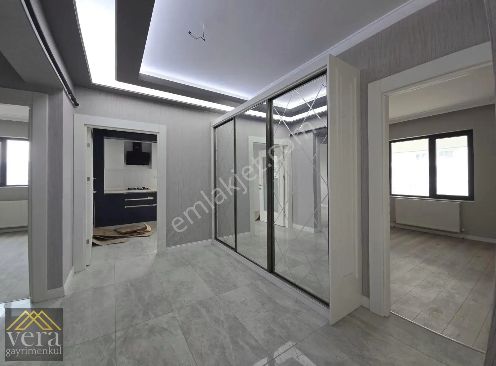 Ege Mahallesinin Gözdesi 3+1 Full Yapılı Kapalı Garajlı Kiralık - Görsel 5