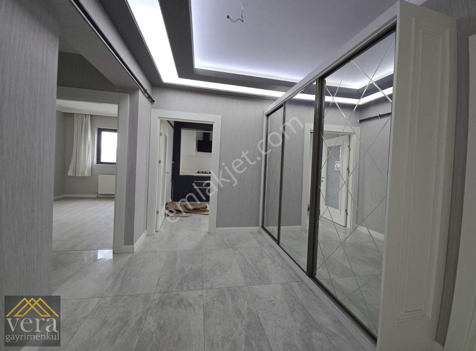 Ege Mahallesinin Gözdesi 3+1 Full Yapılı Kapalı Garajlı Kiralık - Görsel 6
