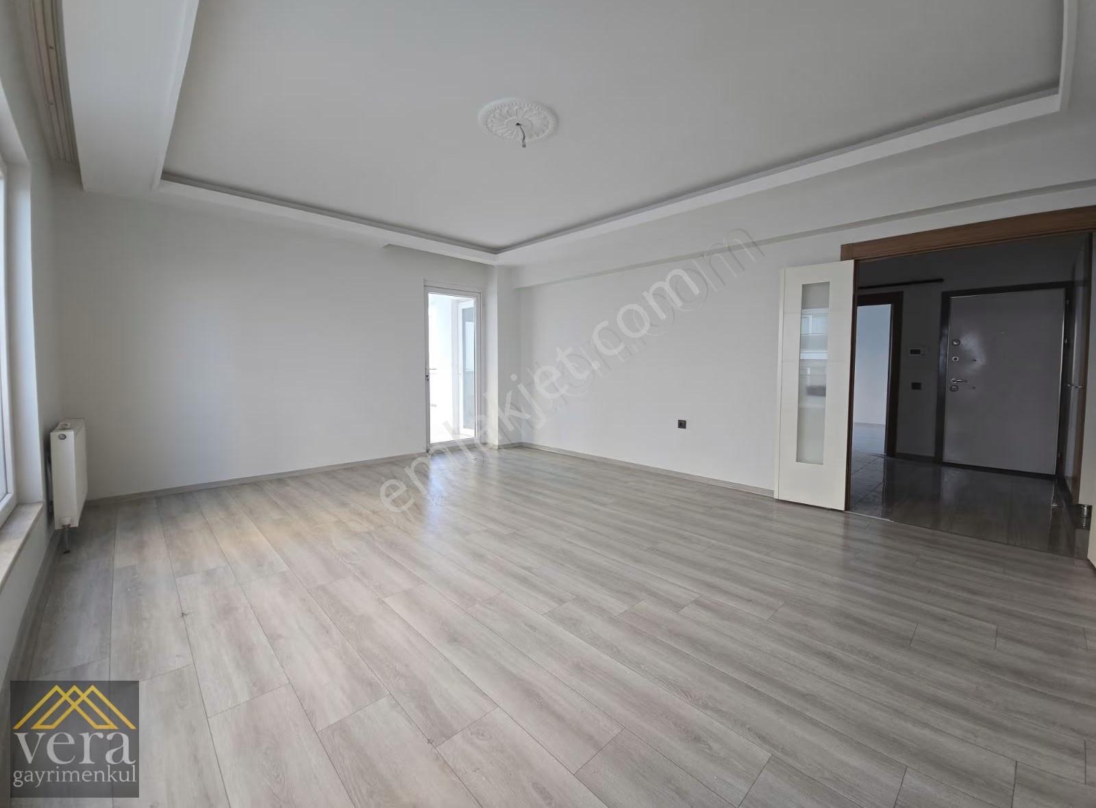 Ana Cadde Üzeri 9. Kat Full Teras Balkonlu 3+1 Sitede Kiralık - Görsel 4