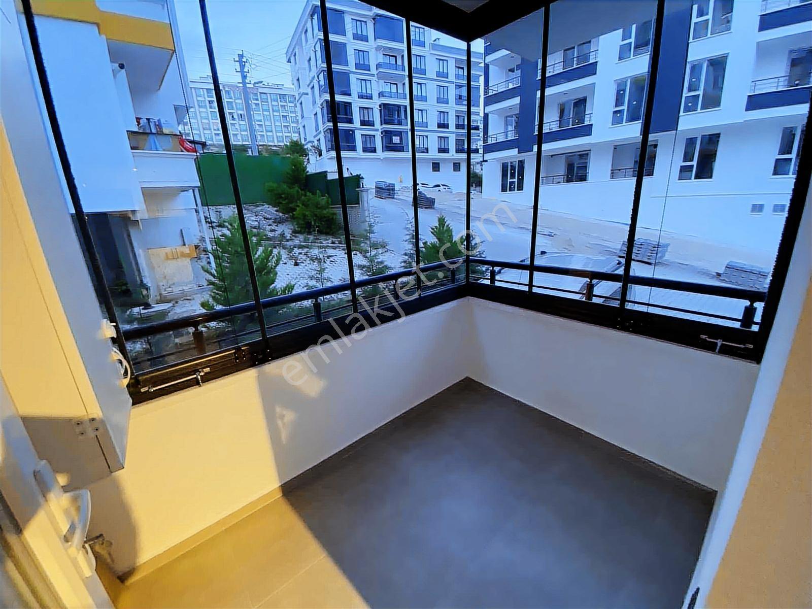 Eşyalı Kiralık Lüks 1+1 Daire Cam Balkonlu - Görsel 12