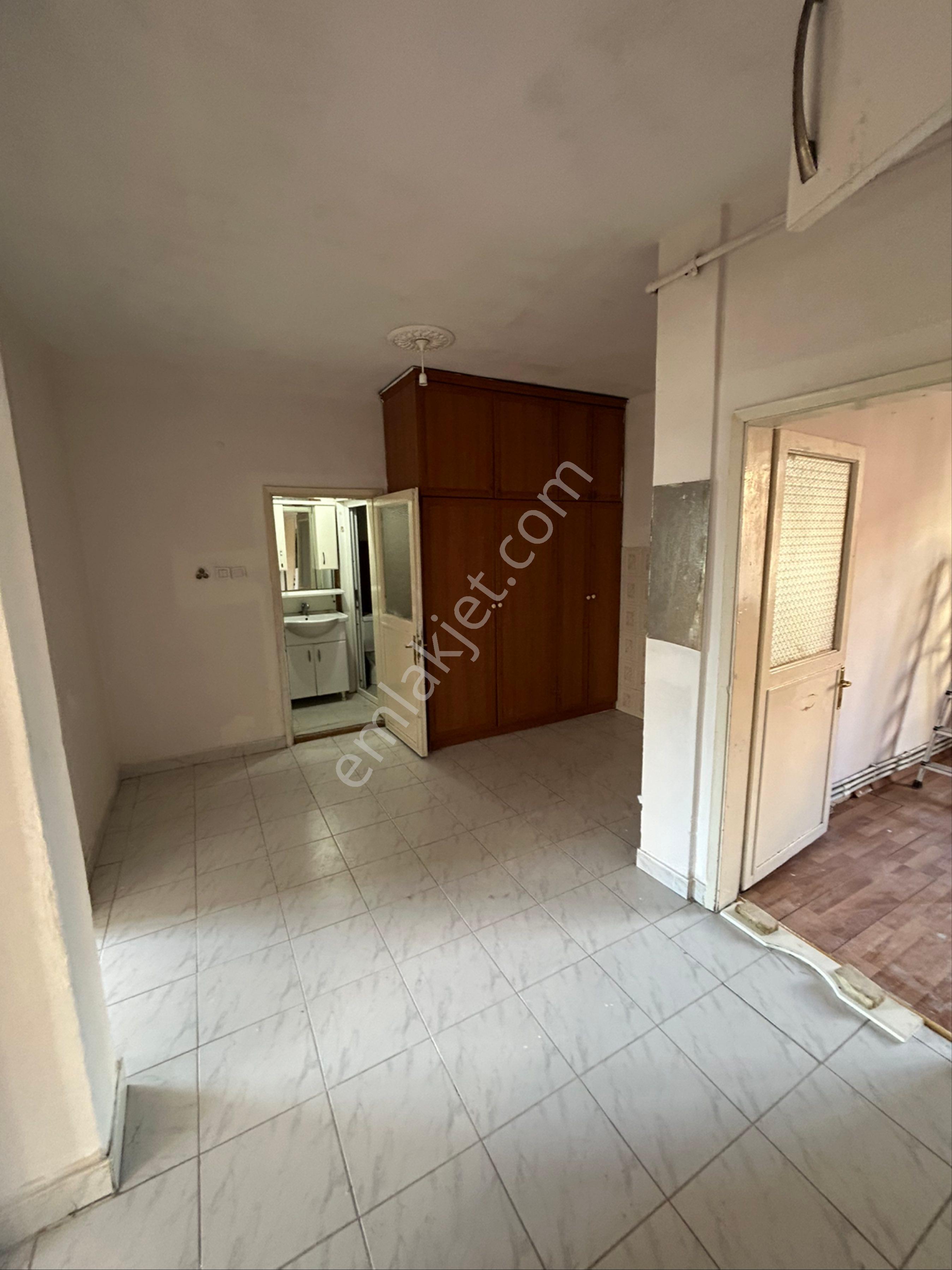 Mahmutbey Mahallesinde Kiralık 2+1 100m2 Kiralık Daire Cuma Pazarı Yakını - Görsel 12