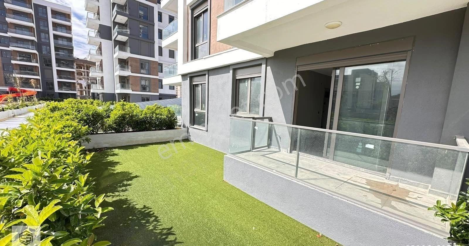 Aksu Altıntaş'ta Sıfır Keyifli 2+1 Bahçe Katı Kiralık