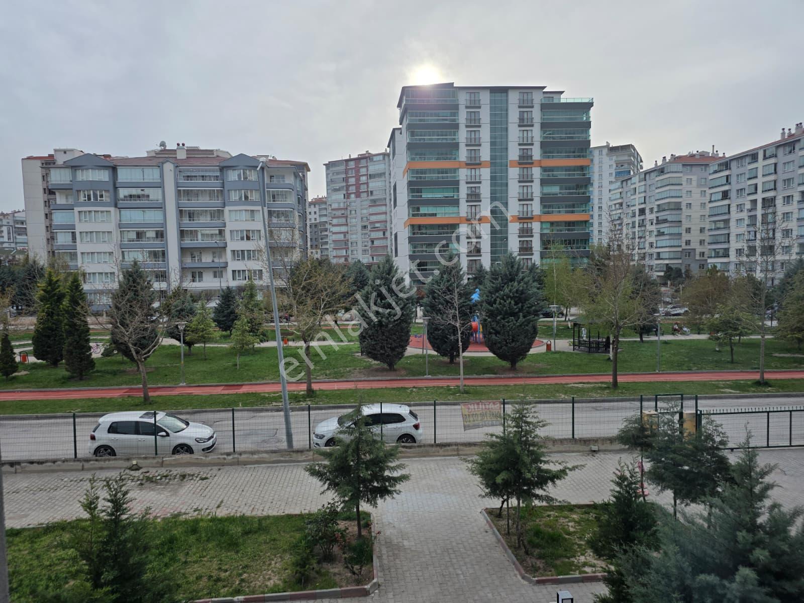 Ahimesut Armine Evlerinde Arakat Uygun Fiyat 3+1 Park Manzaralı - Görsel 15