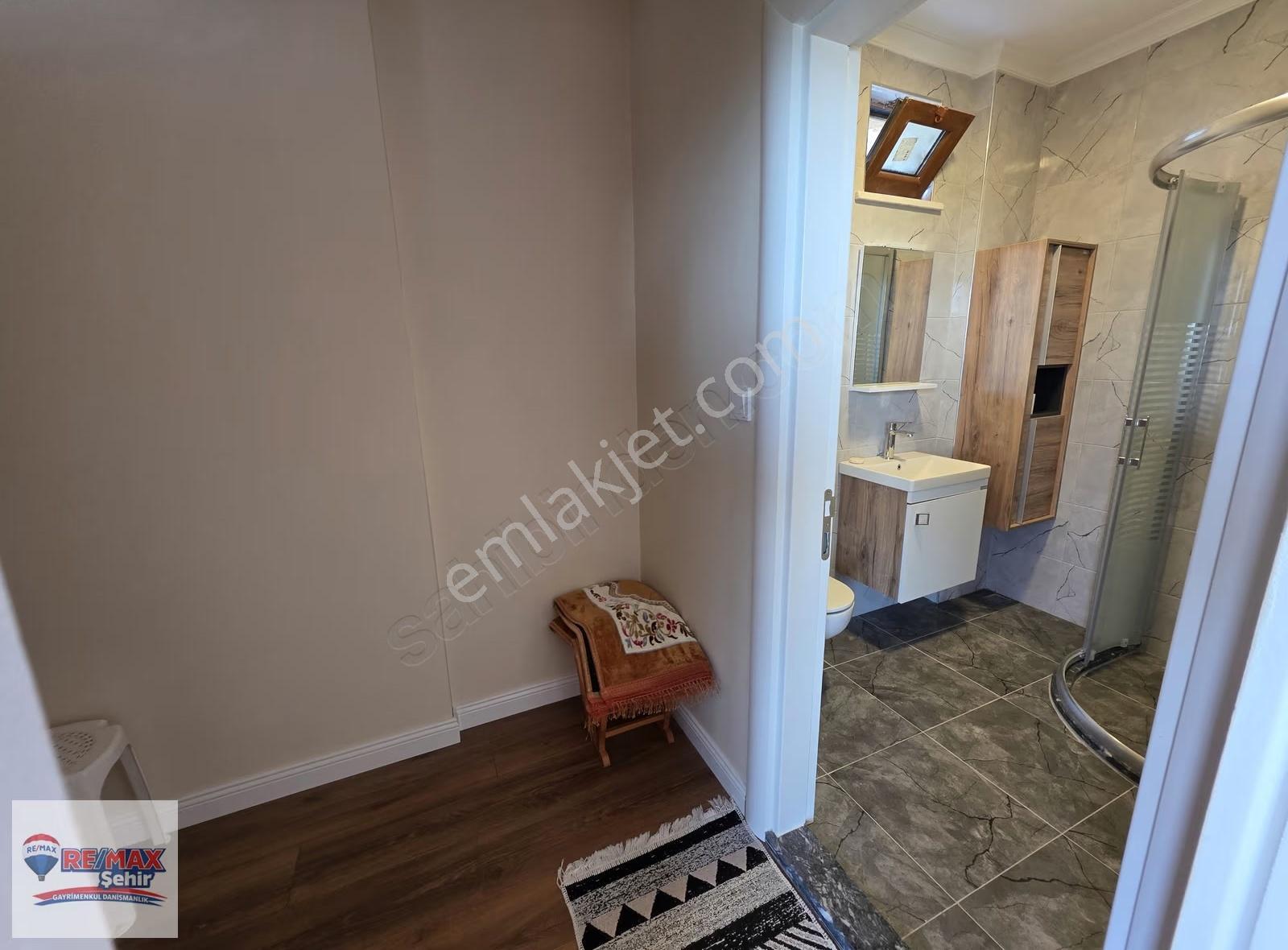 Yalova Remax Çınarcık Koru'da Ful Deniz Manzaralı Villa - Görsel 24