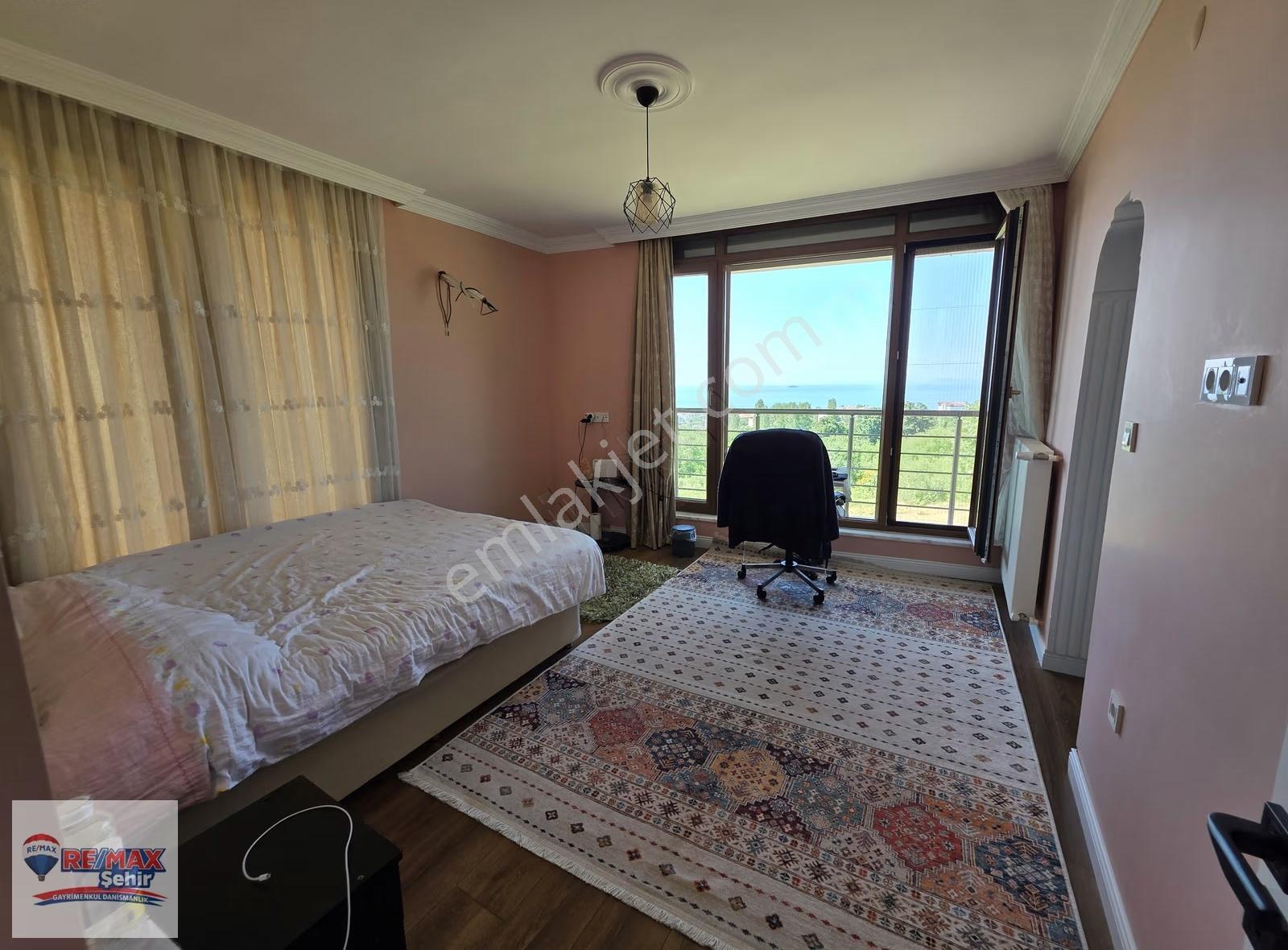 Yalova Remax Çınarcık Koru'da Ful Deniz Manzaralı Villa - Görsel 25
