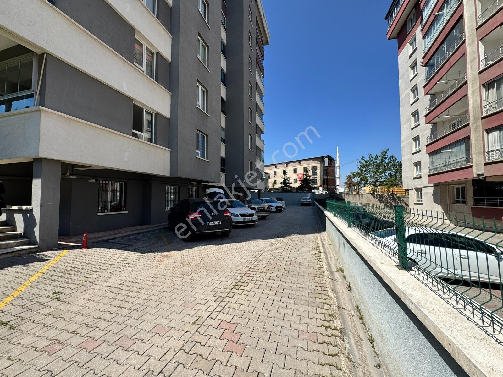 Vip'den 17.cadde Peyzaj Alanı Ön Cephe Kiralık 4+1 Site Dairesi - Görsel 10