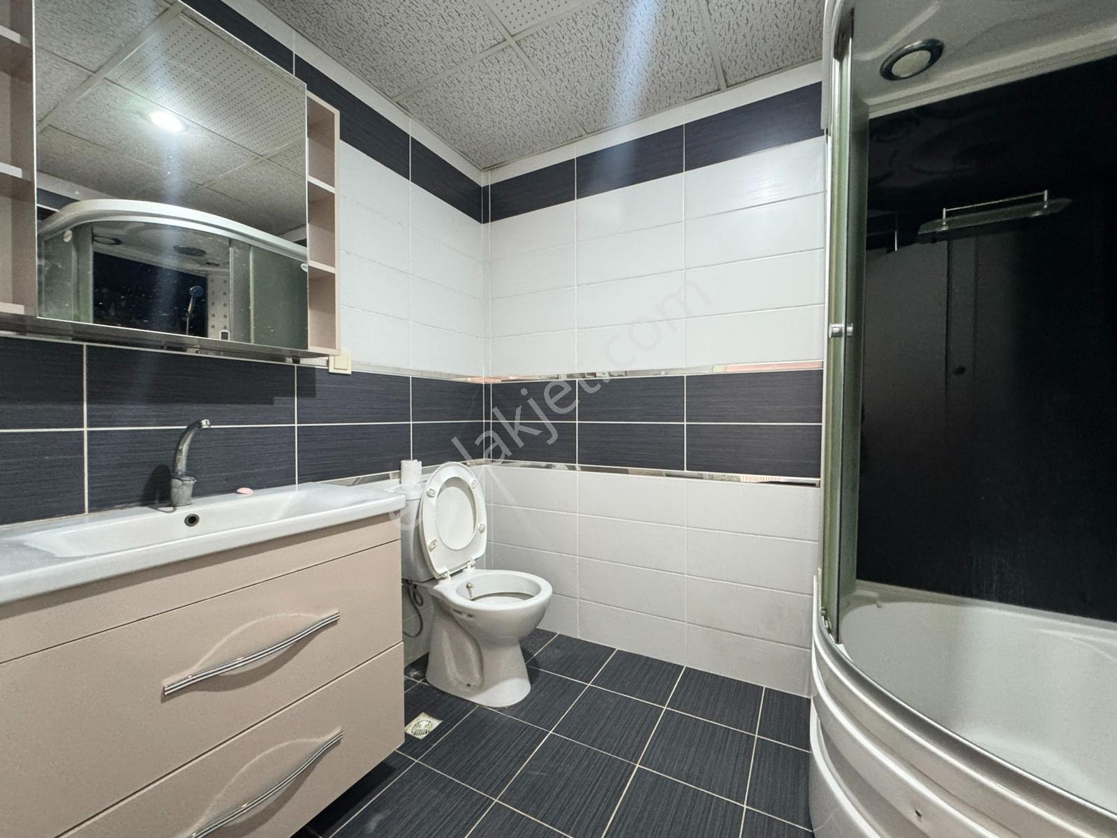 Vip'den 17.cadde Peyzaj Alanı Ön Cephe Kiralık 4+1 Site Dairesi - Görsel 17