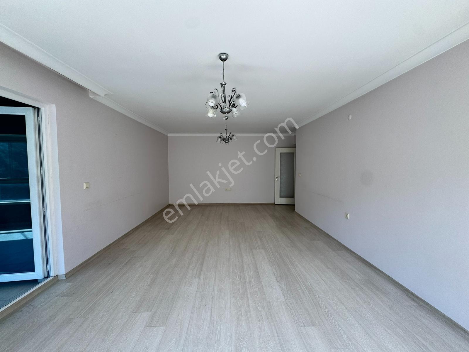 Vip'den 17.cadde Peyzaj Alanı Ön Cephe Kiralık 4+1 Site Dairesi - Görsel 43