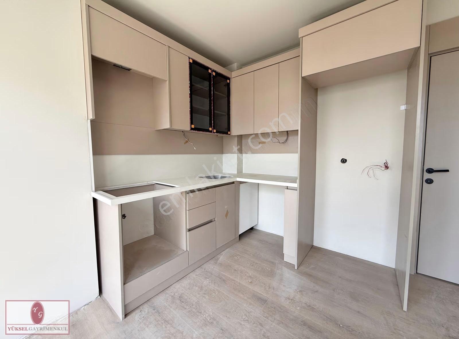 彡yüksel'den Kadıköy'de Arakat Lüks İşçilik 1+1 Sıfır Daire彡