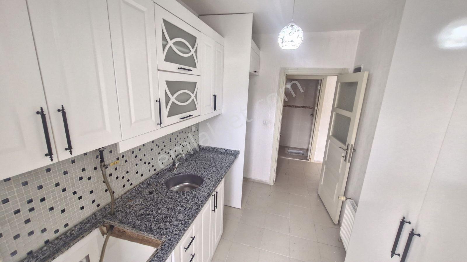 Ymz'den Kiralık Arakat Bakımlı Cam Balkonlu 2+1 Daire