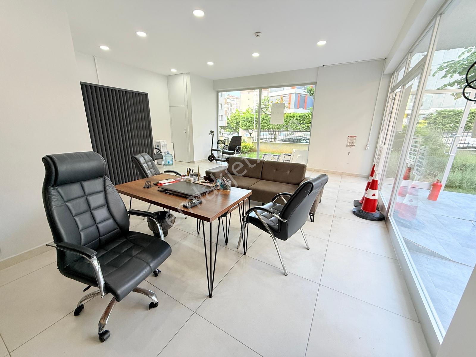 Süreyya Plajında Yeni Köşe Bina Da Ön Kullanımlı Kiralık Dükkan - Görsel 8