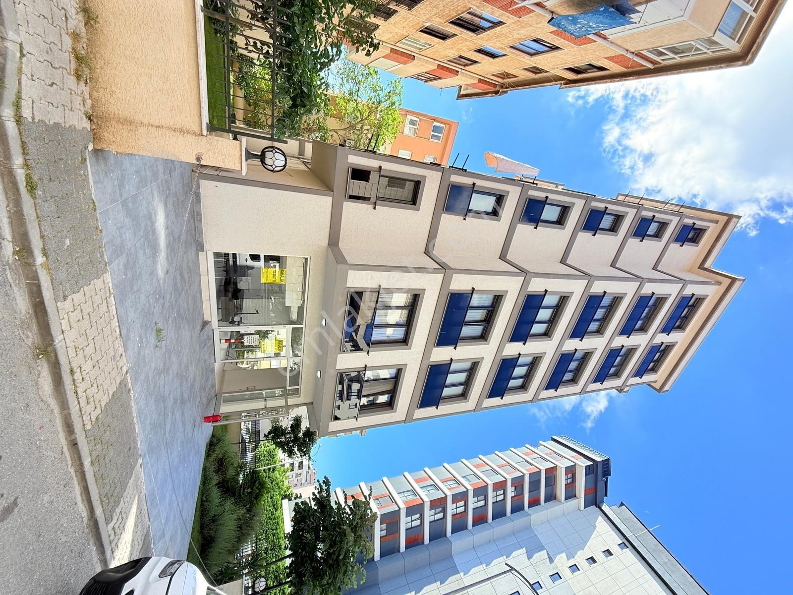 Süreyya Plajında Yeni Köşe Bina Da Ön Kullanımlı Kiralık Dükkan - Görsel 18