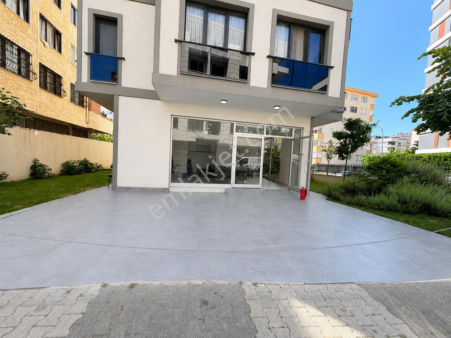 Süreyya Plajında Yeni Köşe Bina Da Ön Kullanımlı Kiralık Dükkan - Görsel 12