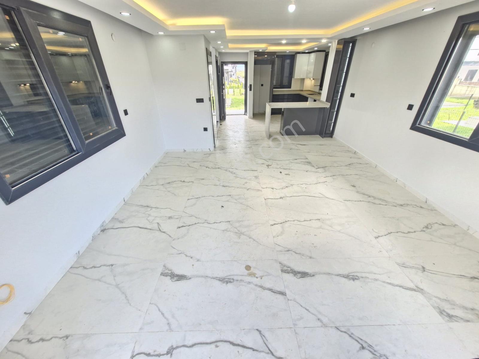 Gömeç Sahilde Site İçerisinde Lüx 3+1 Villamız Satılıktır - Görsel 4
