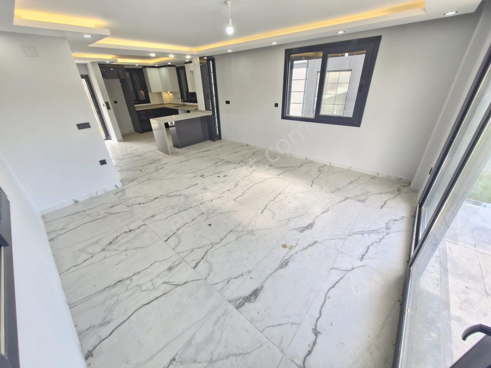 Gömeç Sahilde Site İçerisinde Lüx 3+1 Villamız Satılıktır - Görsel 27