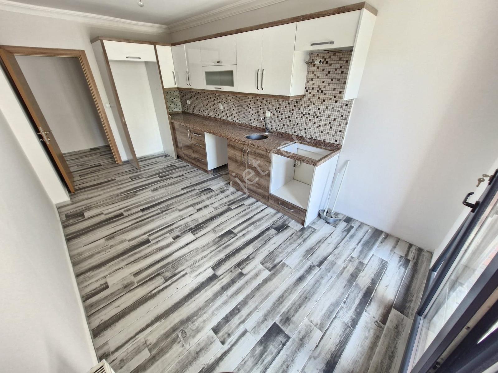 Gömeç Çarşı Merkezinde 2+1 Kiralık Mükemmel Daire