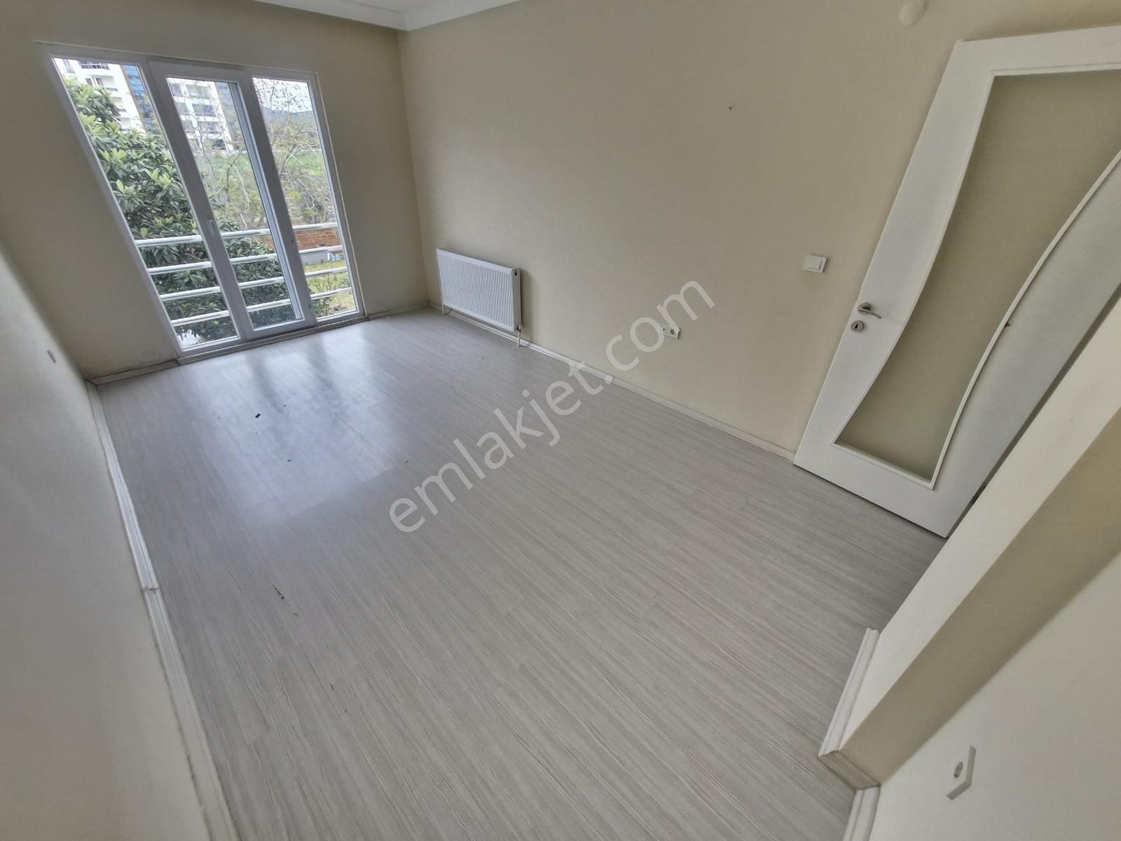 Kemalpaşa Hastane Bölgesinde Ön Cephe Arakat 3+1 Kiralık Daire - Görsel 21