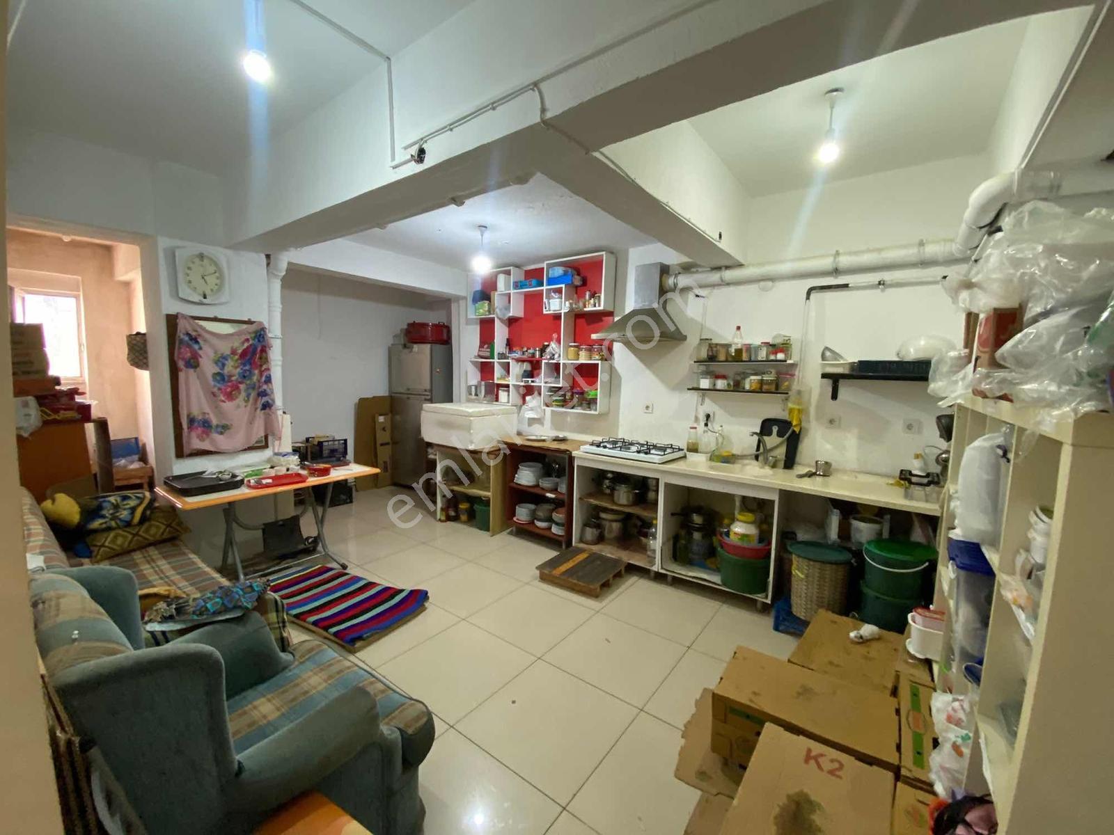 Körfez Kent Ana Cadde Üzeri Devren Kiralık