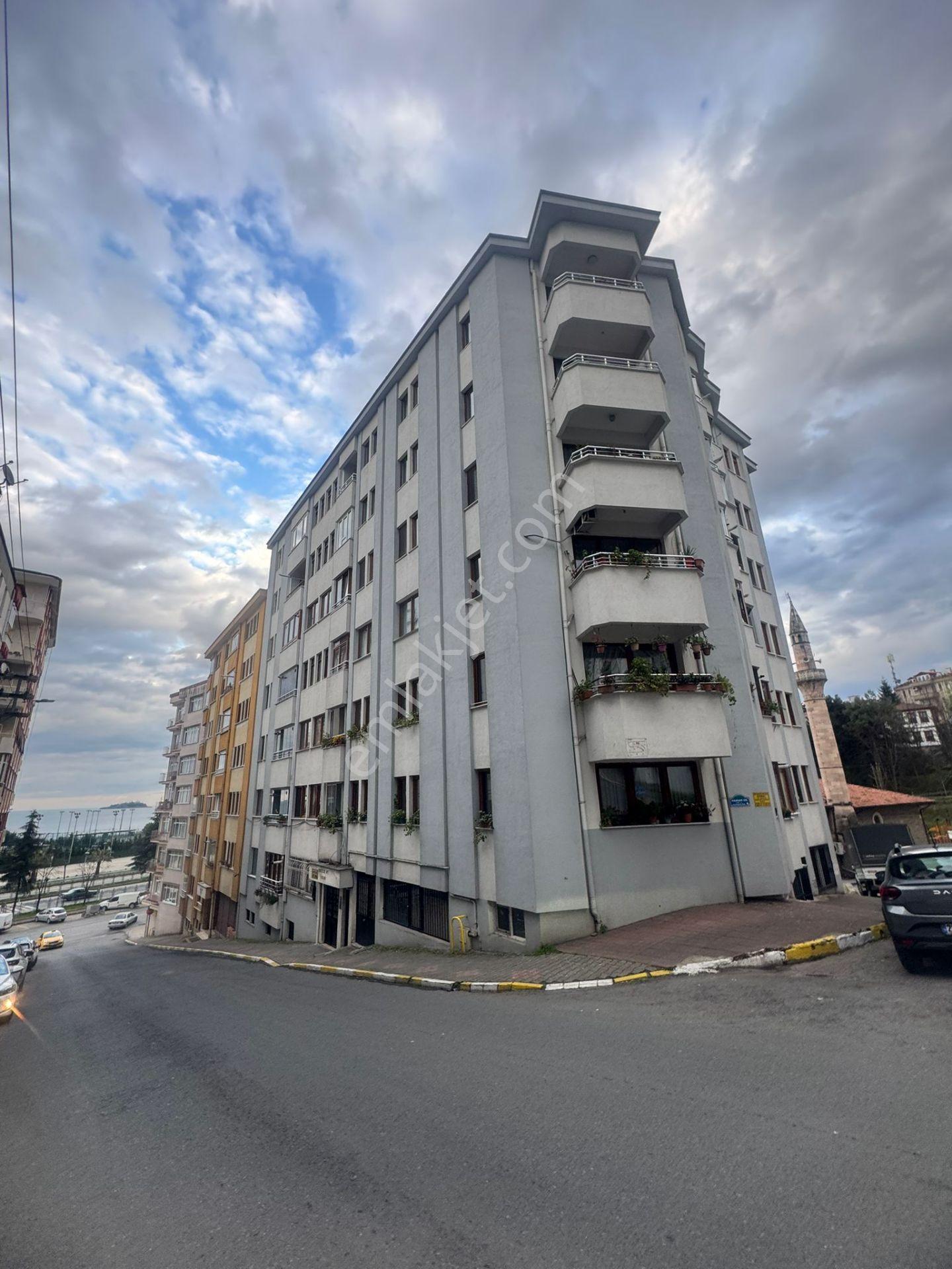 İnanç Emlaktan Giresun Hacıhüseyinde Kiralık 3+1 Daire