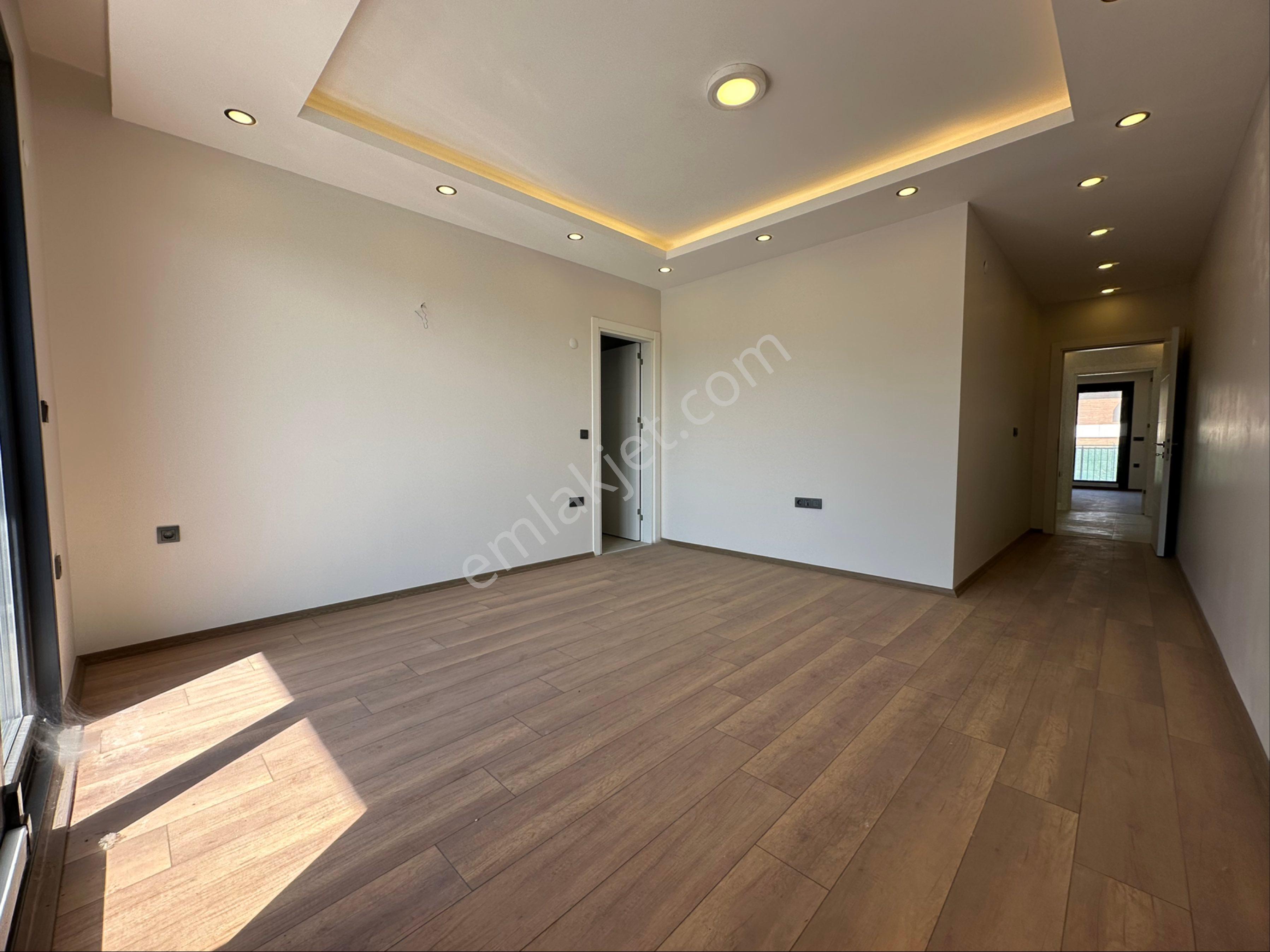 Büyükçekmece Güzelce'de Deniz Manzaralı 8+1 Satılık Villa - Görsel 14