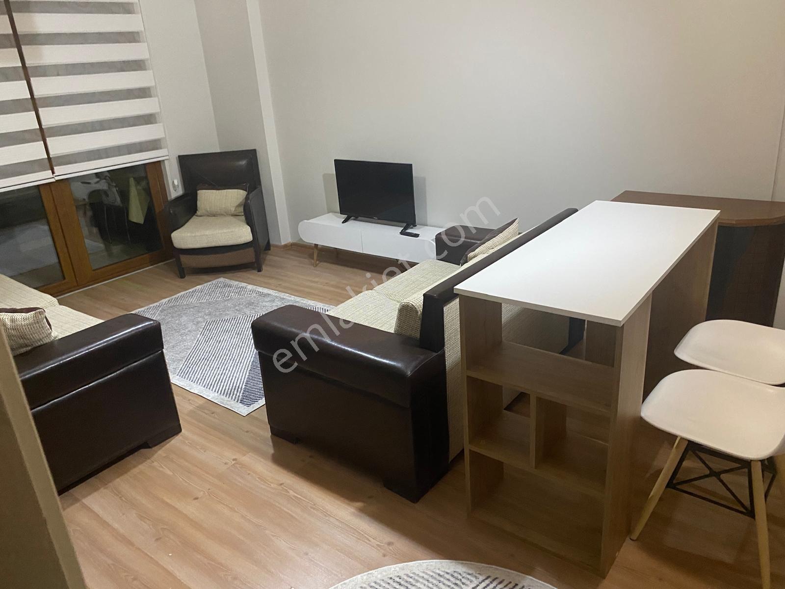 Körfez Rektörlük Tranvay Durağında Kiralık 1+1 Daire