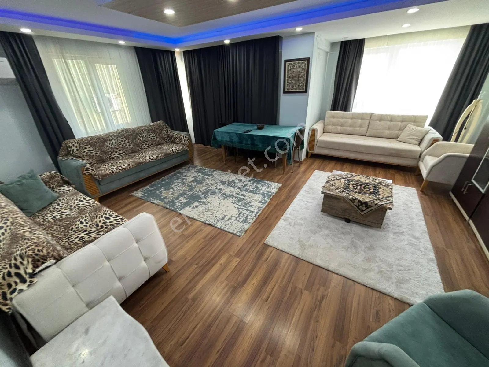 Yüksel'den Fırsat Denize 50mt Giyinme Odalı Ful Eşyalı 4+1dublex