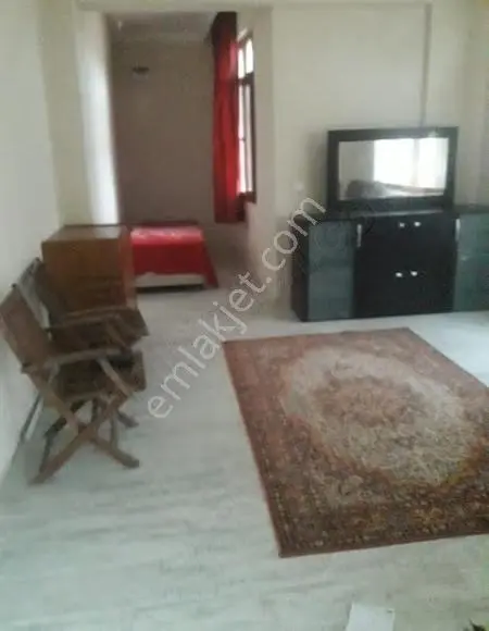 Foça Kazım Dirikte Eşyalı 1+0 Bahçeli Stüdyo Daire