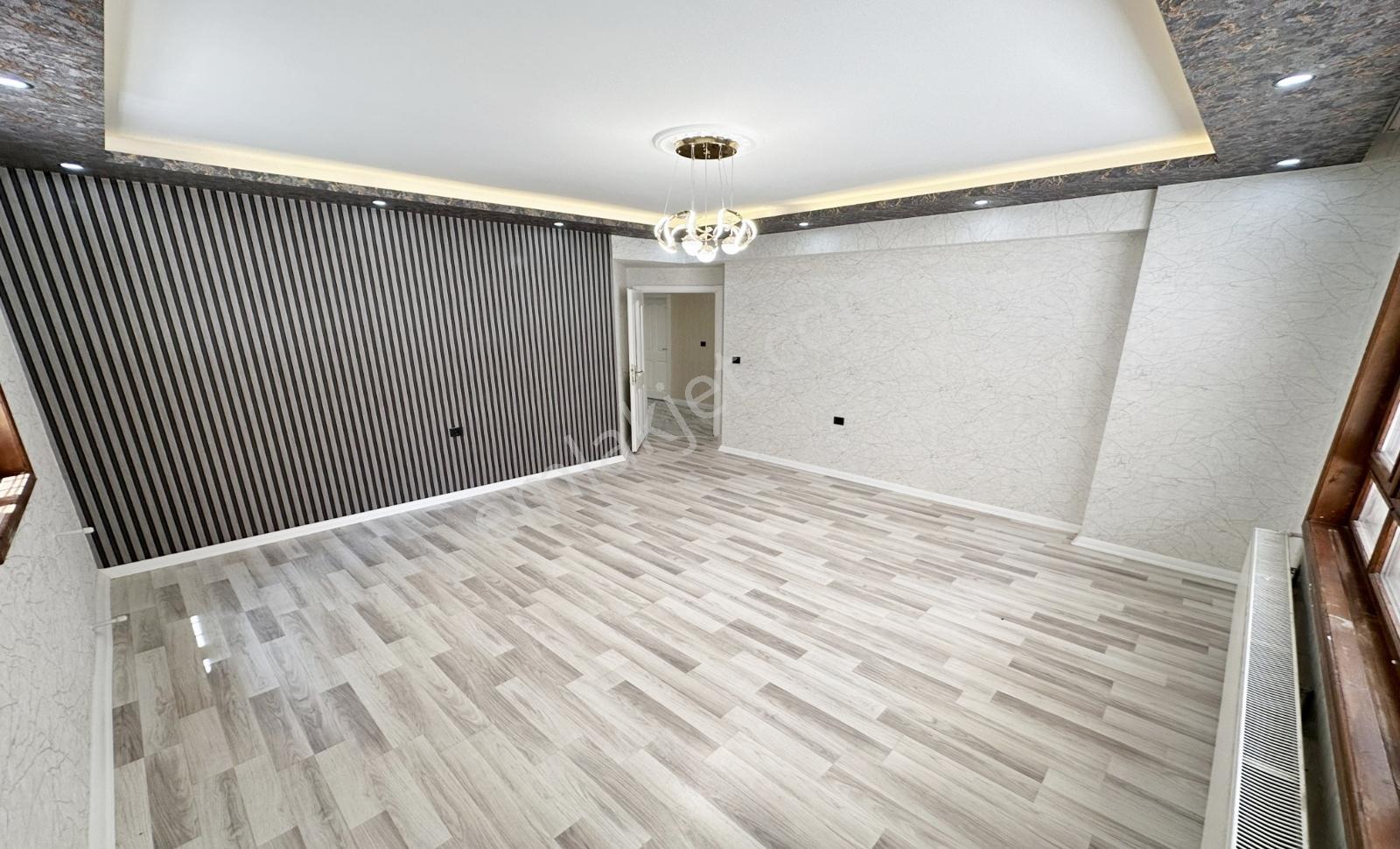! Kuşcağız'da Kalbur Caddesi Üzeri 120 M² Full Yapılı 3+1 Daire - Görsel 7