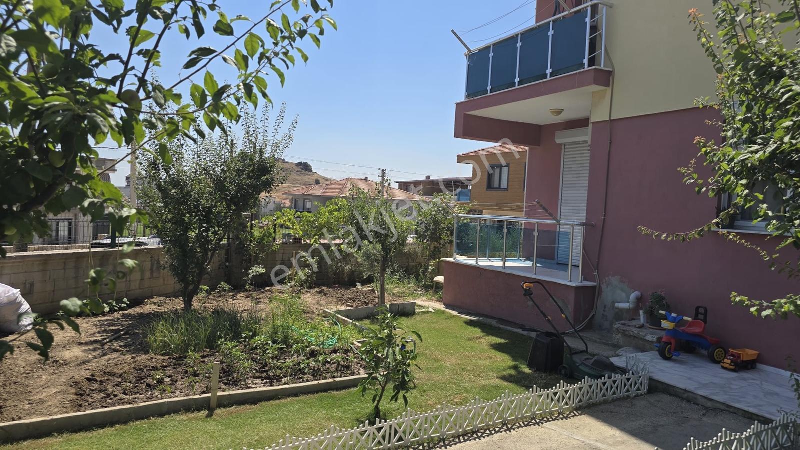 Foça Kazım Dirik Mah. Kiralık 2+1 Bahçe Katı Daire - Görsel 33