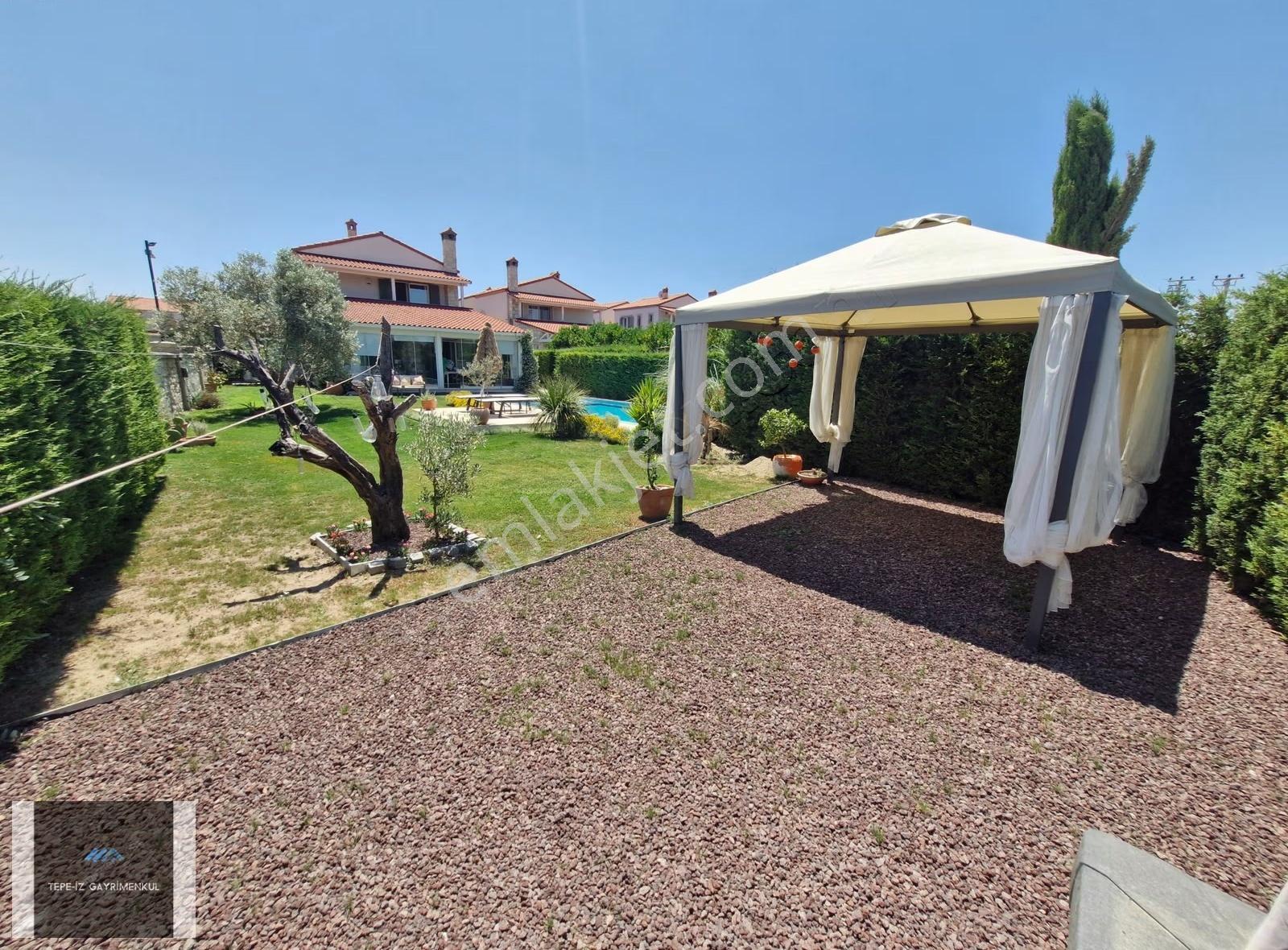 Urla Kuşçular Ova 'da Havuzlu, Bahçeli Lüks Villa - Görsel 22