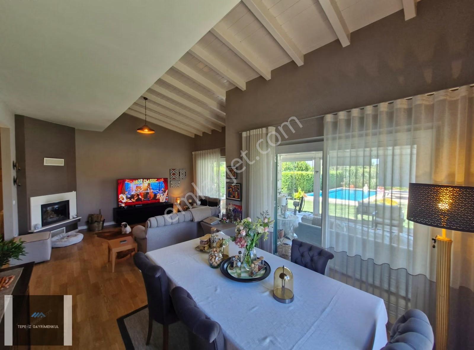 Urla Kuşçular Ova 'da Havuzlu, Bahçeli Lüks Villa - Görsel 7