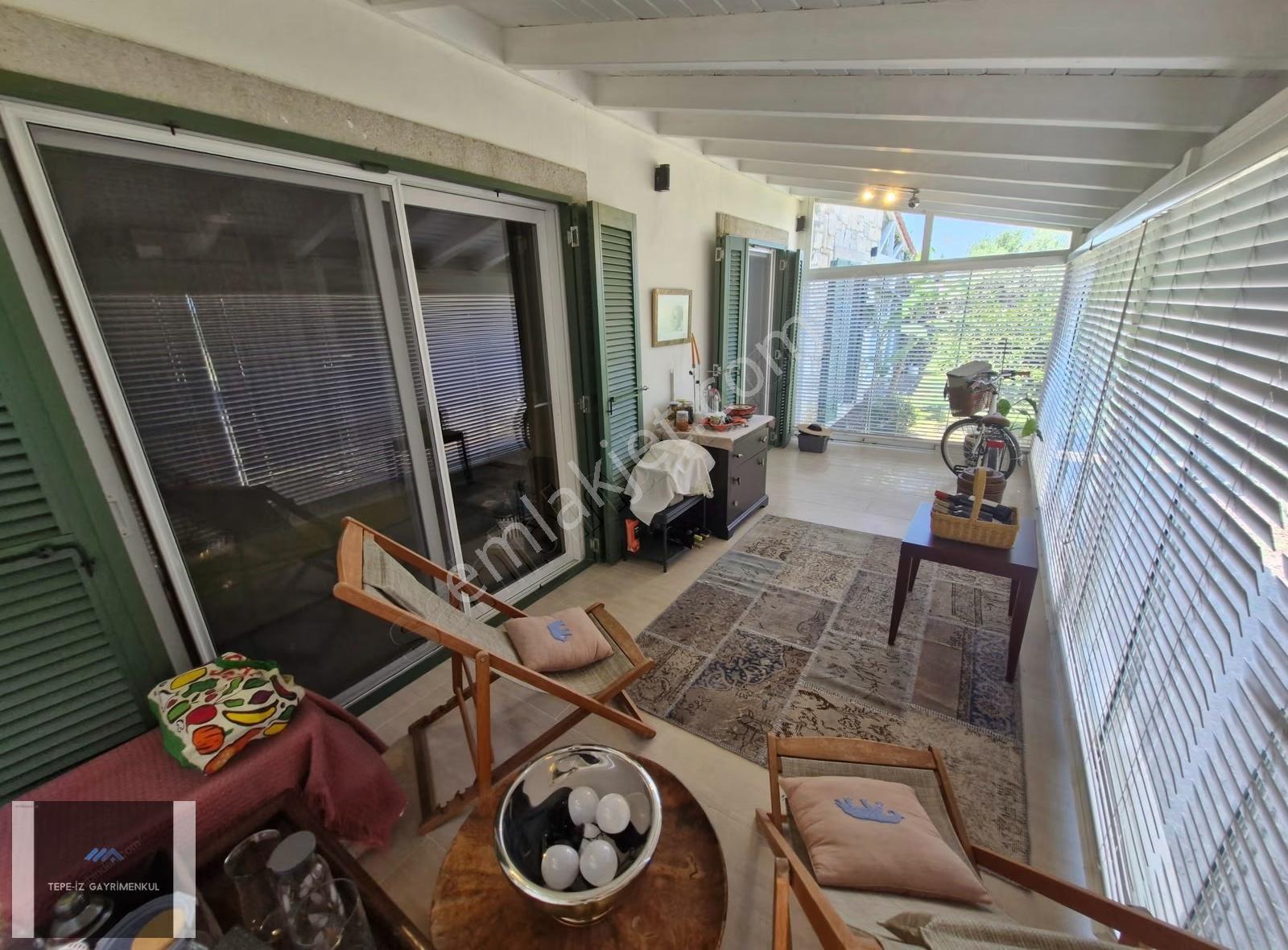 Urla Kuşçular Ova 'da Havuzlu, Bahçeli Lüks Villa - Görsel 25