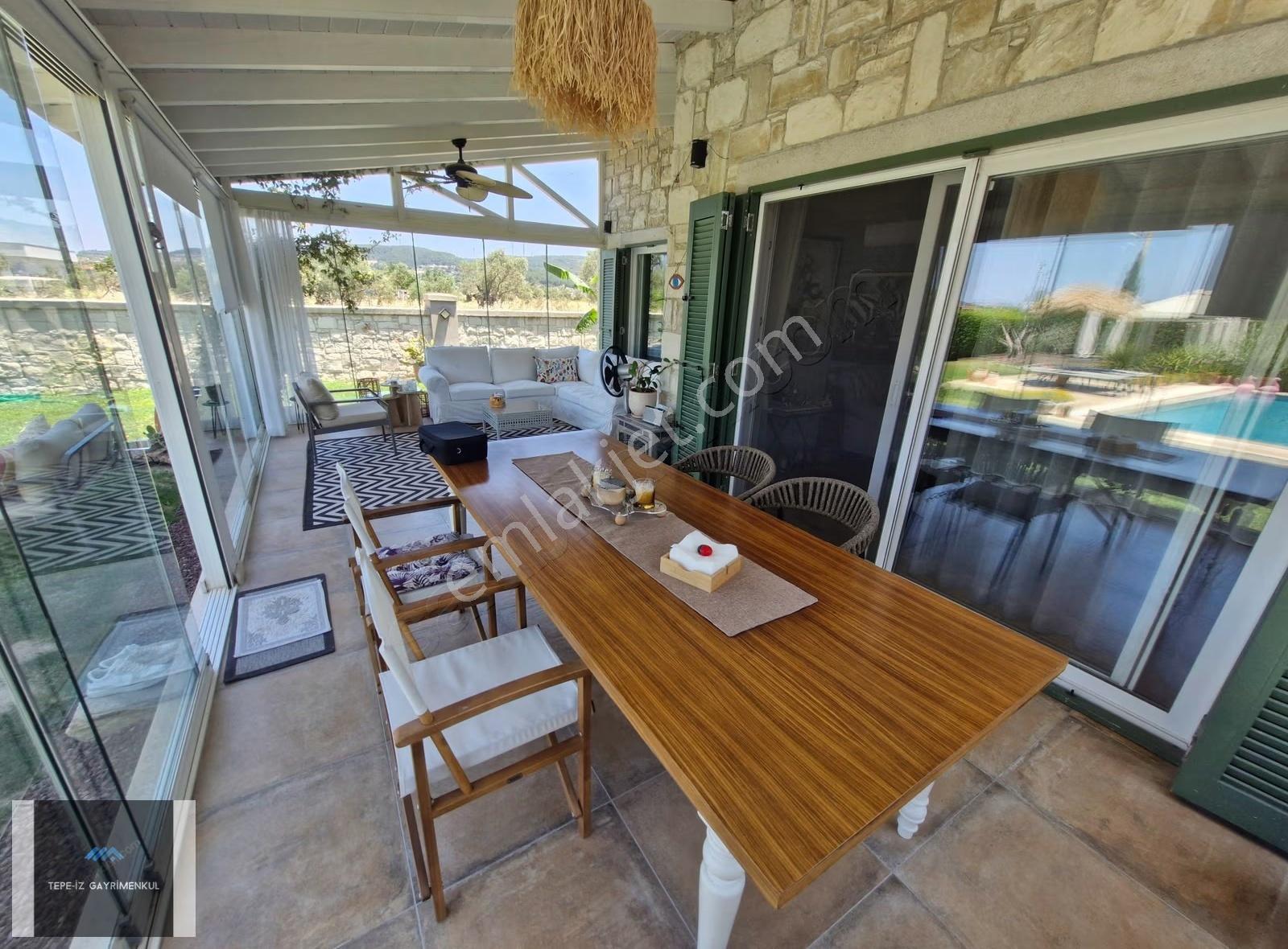 Urla Kuşçular Ova 'da Havuzlu, Bahçeli Lüks Villa - Görsel 15