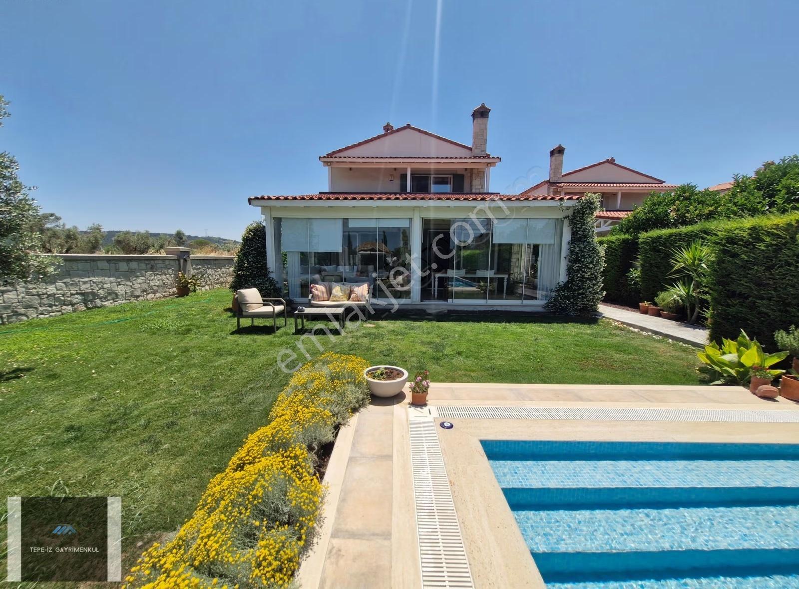 Urla Kuşçular Ova 'da Havuzlu, Bahçeli Lüks Villa - Görsel 6