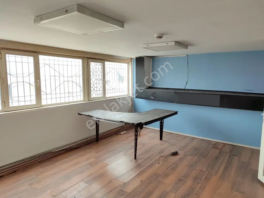 Ostim'de 5 Tonluk Gezen Vinçli Kiralık Dükkan - Görsel 4