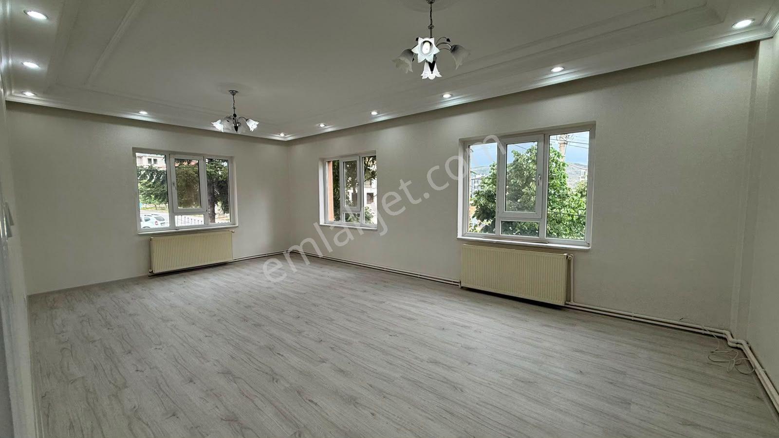 Öz Gaye Emlaktan Develi Yeni Mahallede Kiralık Geniş Daire - Görsel 5