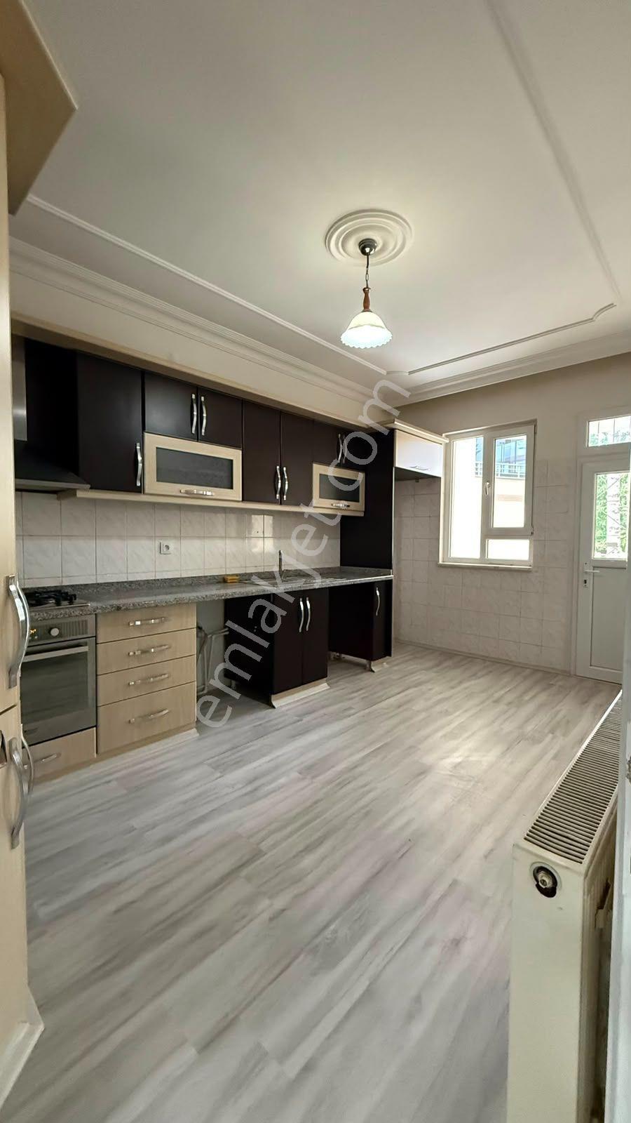 Öz Gaye Emlaktan Develi Yeni Mahallede Kiralık Geniş Daire - Görsel 9