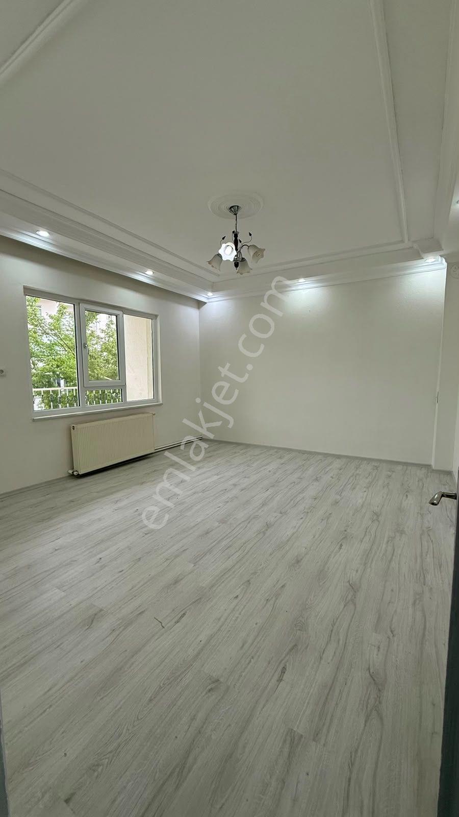 Öz Gaye Emlaktan Develi Yeni Mahallede Kiralık Geniş Daire