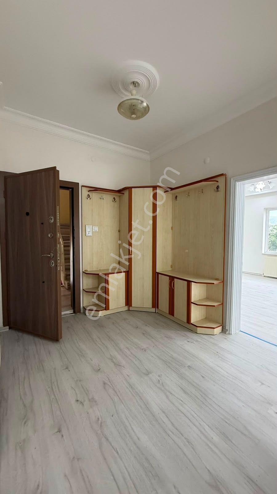 Öz Gaye Emlaktan Develi Yeni Mahallede Kiralık Geniş Daire - Görsel 12