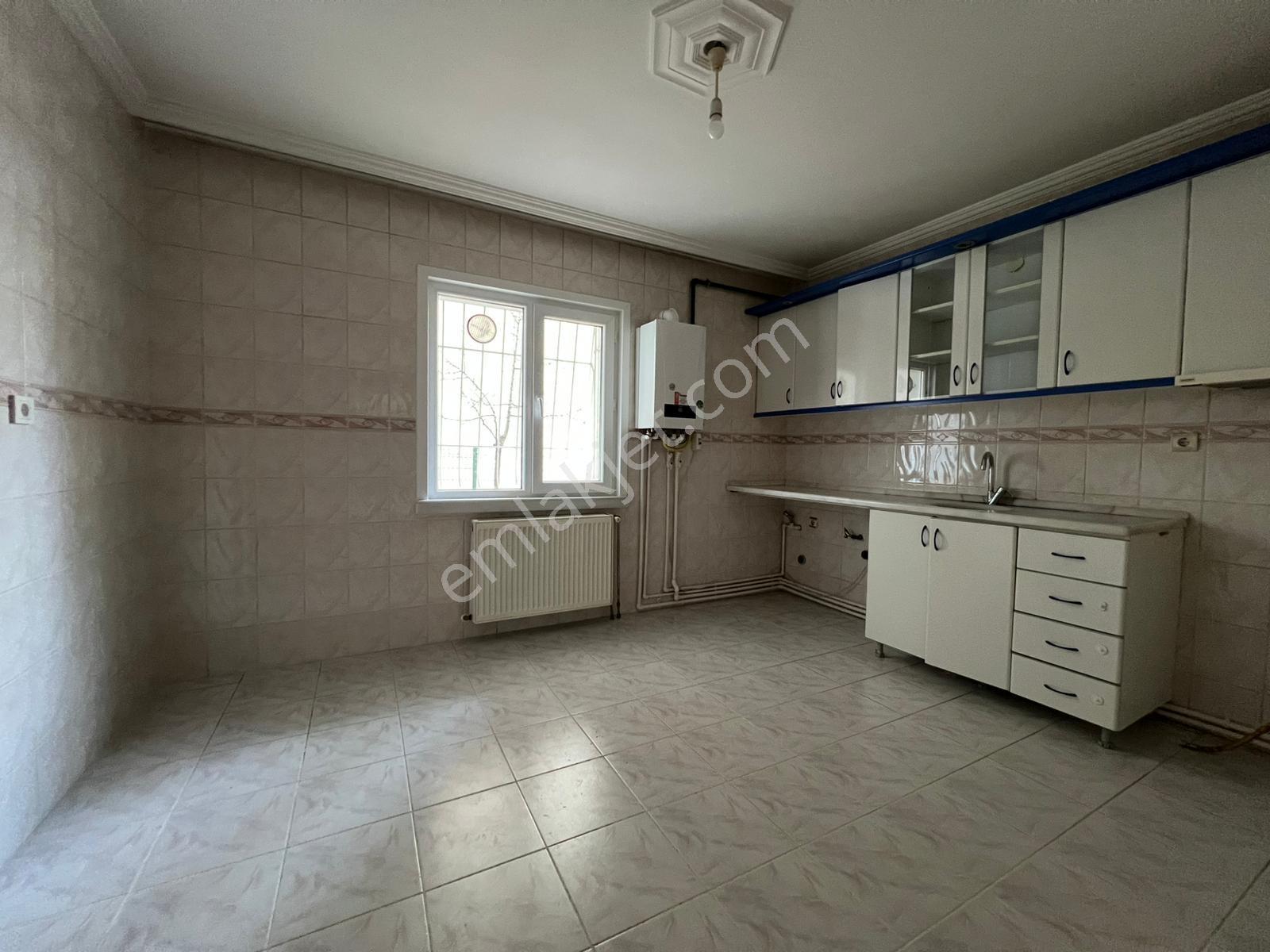 Engin Emlak'tan Merkezi Konum'da Geniş Masrafsız 3+1 Kiralık - Görsel 10