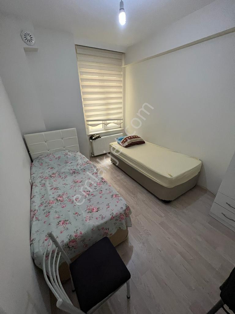 Akademi'den Cadde Yakını Ayrı Mutfaklı Eşyalı Kiralık 1+1 - Görsel 13