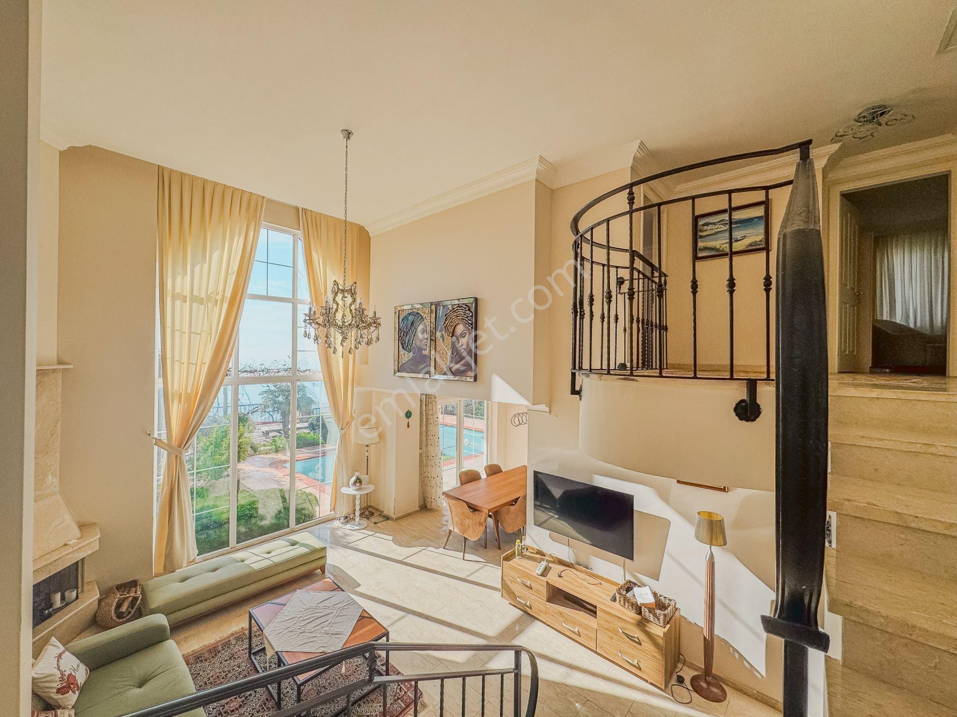 Alanya Tepe’de Muhteşem Manzaralı Havuzlu 4+1 Lüks Villa - Görsel 12
