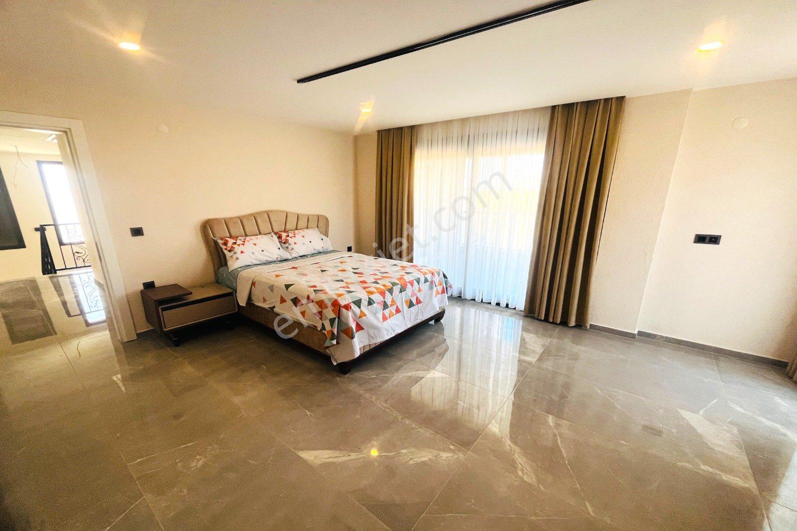 Didimde 5+1 Tam Müstakil Havuzlu Otoparklı Eşyalı Lüks Villa - Görsel 12