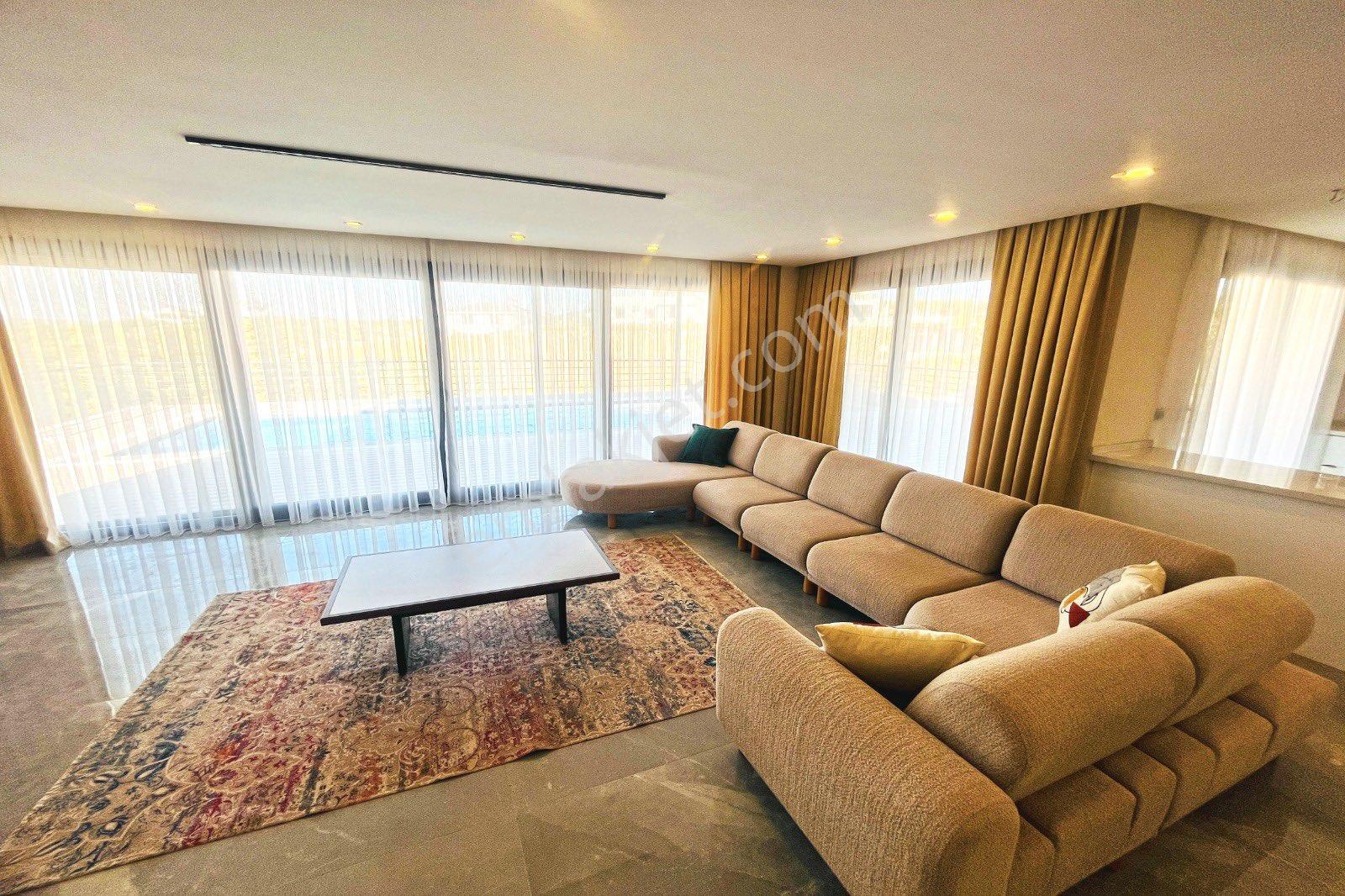 Didimde 5+1 Tam Müstakil Havuzlu Otoparklı Eşyalı Lüks Villa - Görsel 18