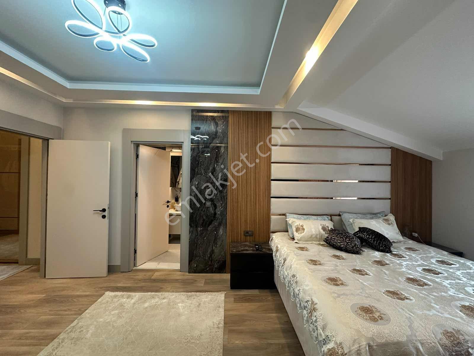 Demet Villalarında Verandalı Lüks Eşyalı Kiralık Villa - Görsel 27