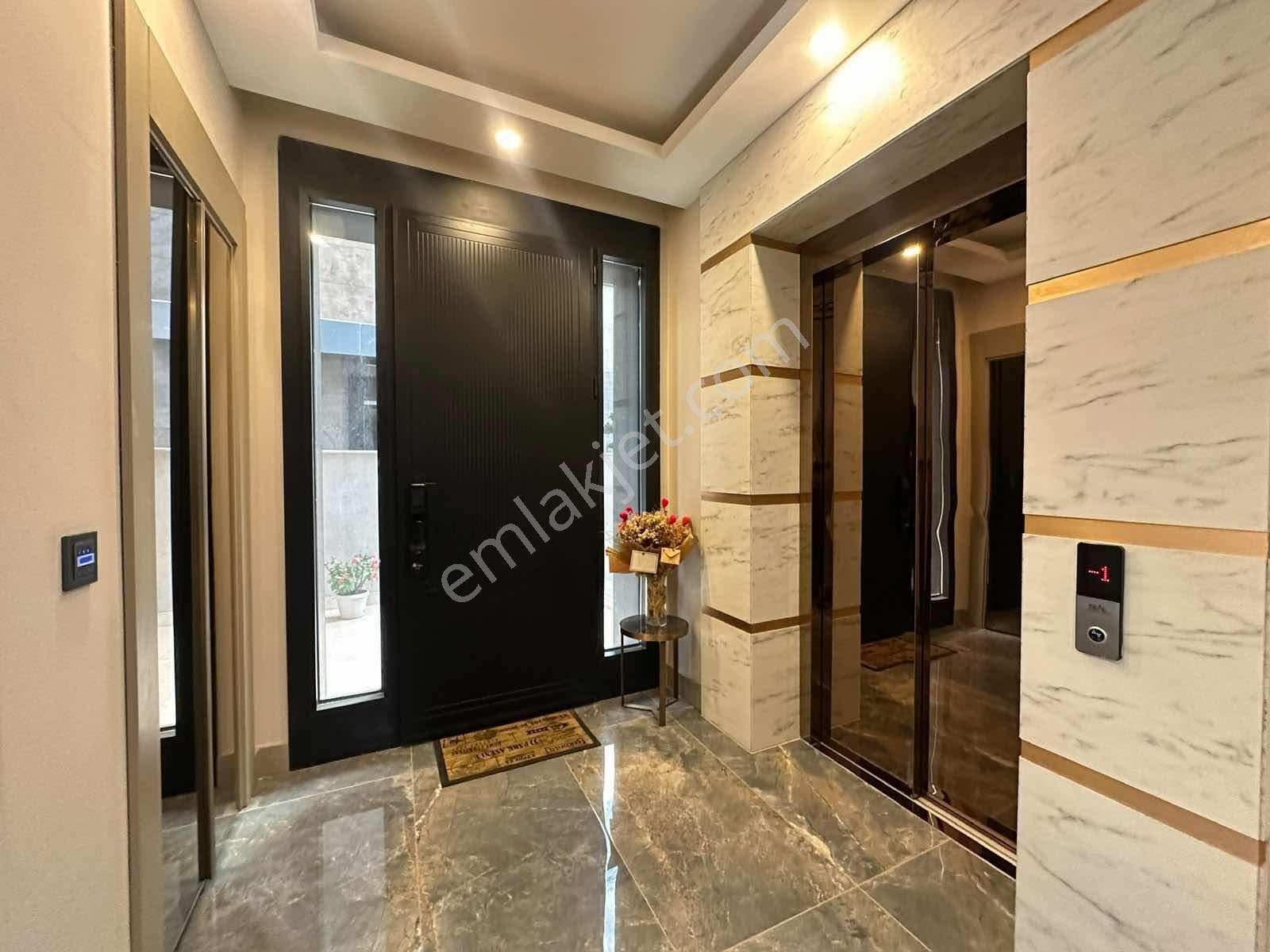 Demet Villalarında Verandalı Lüks Eşyalı Kiralık Villa - Görsel 4