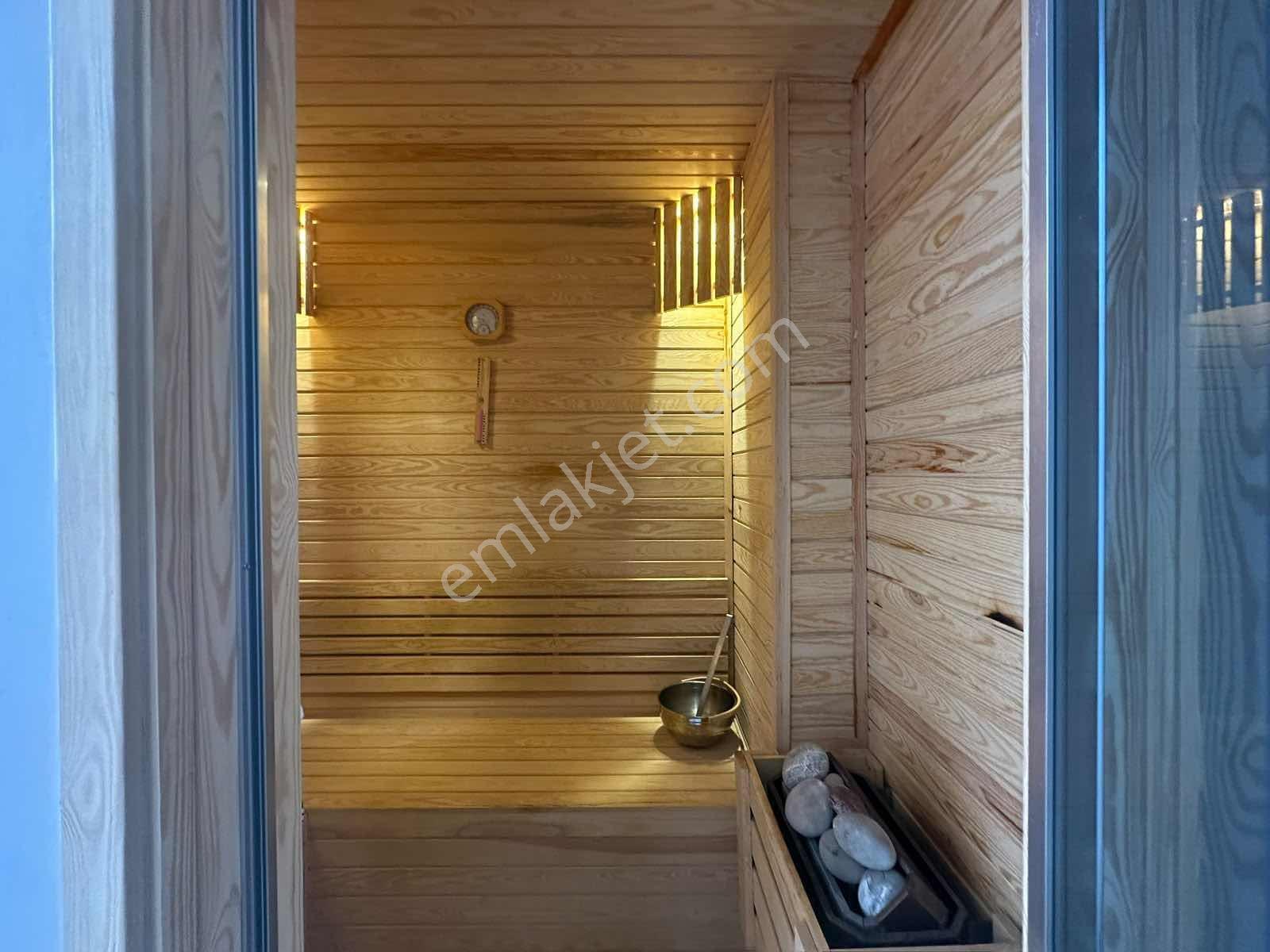 Demet Villalarında Verandalı Lüks Eşyalı Kiralık Villa - Görsel 44